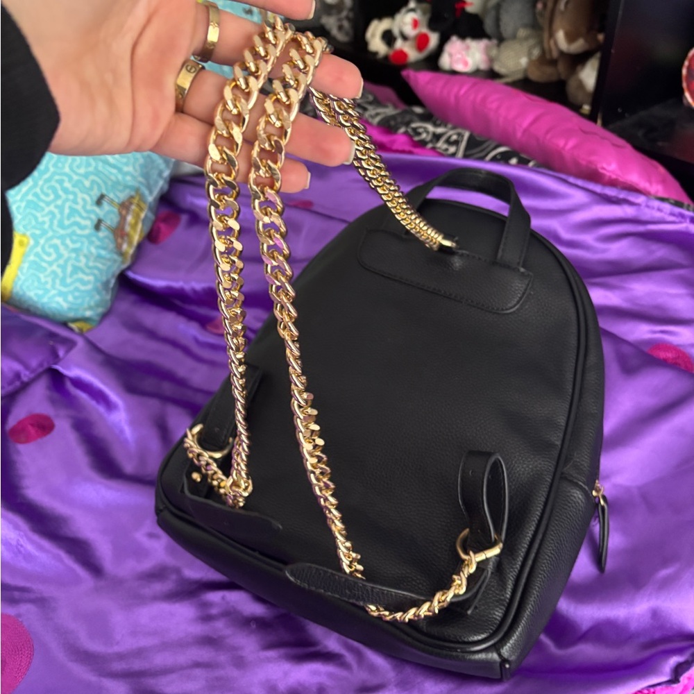 Backpack - Picture 4 of 4